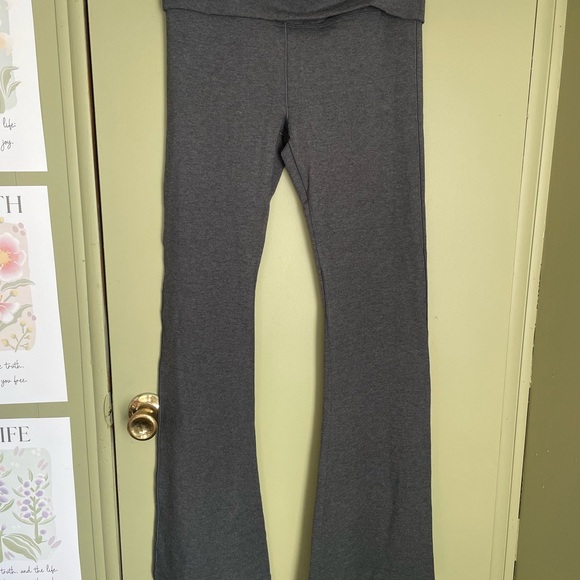 PINK Victoria's Secret Pants - NWT PINK Victoria's Secret Gray Flare Leggings Sz Med